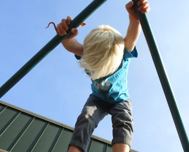 Barefoot-Climbing-scaled